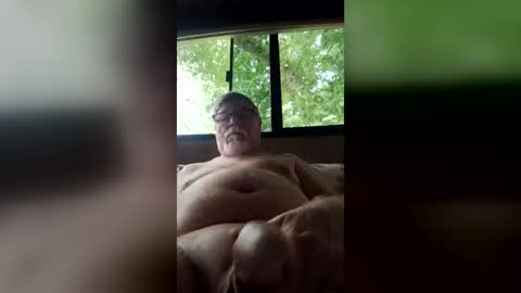 ri_tugger33 online show from July 18, 2:21 pm