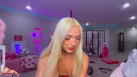 ria  online show from September 19, 3:52 am