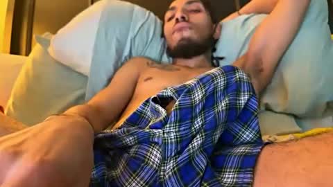 Snapshot of riahrockhard chatting on January 15, 9:02 am Riah online show from January 15, 9:02 am