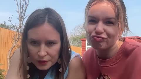 Snapshot of riana894237 chatting on March 23, 1:04 pm riana894237 online show from March 23, 1:04 pm