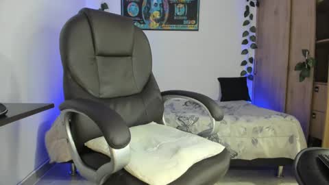 Snapshot of riancum chatting on February 17, 8:19 am juan online show from February 17, 8:19 am