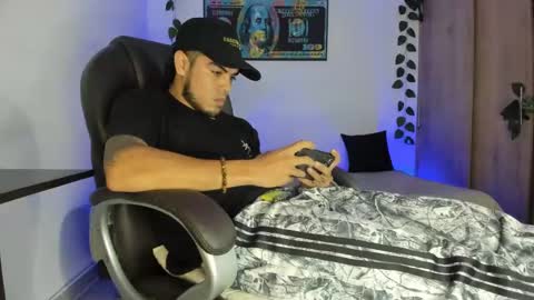 Snapshot of riancum chatting on March 9, 7:23 am juan online show from March 9, 7:23 am