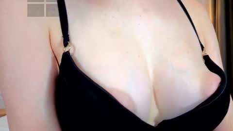 Ria Woods online show from July 9, 8:46 pm