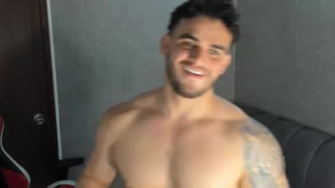ricardogonzalez666 online show from December 17, 7:26 pm
