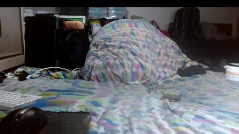Snapshot of ricardovilla017 chatting on April 11, 7:18 pm ricardovilla017 online show from April 11, 7:18 pm