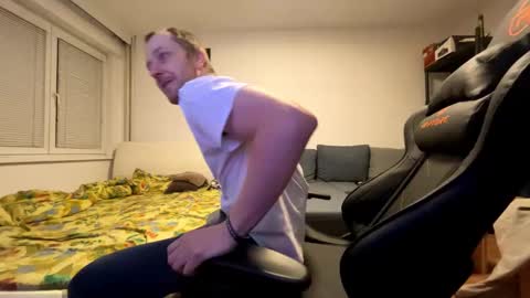 ricciardio online show from November 4, 4:39 pm