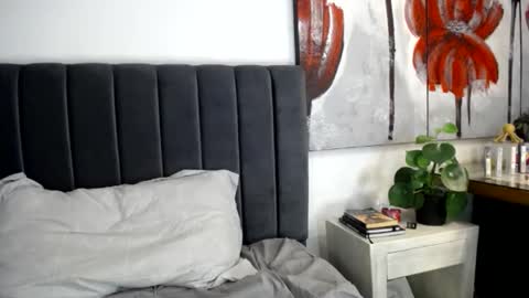 Tina online show from December 4, 6:50 pm