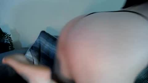 Snapshot of ricciolina___ chatting on April 30, 8:57 pm Tina online show from April 30, 8:57 pm