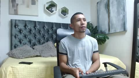 richar_voller online show from February 8, 11:12 am