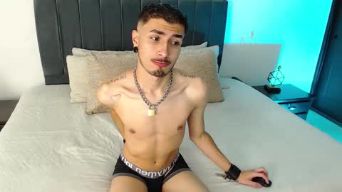 Richard online show from January 15, 11:19 pm