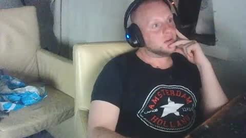 richardd110011 online show from June 22, 11:35 pm