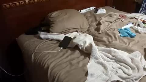 Snapshot of richie_j chatting on March 28, 10:59 am richie_j online show from March 28, 10:59 am