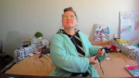 Anna - not anna - right Anna  online show from February 9, 1:04 pm