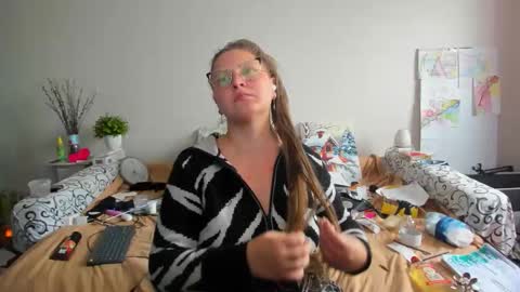 Anna - not anna - right Anna  online show from March 17, 11:35 am