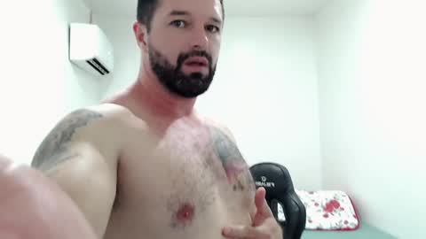 Snapshot of richrolland chatting on February 26, 1:32 am Rickseduction online show from February 26, 1:32 am