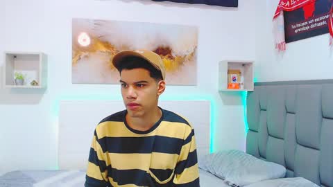 Snapshot of rickii_hot chatting on April 3, 4:38 pm Ricki online show from April 3, 4:38 pm