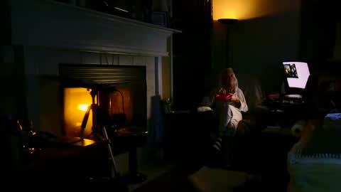 PINK HOLE TWINK online show from February 3, 7:18 am