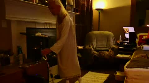 PINK HOLE TWINK online show from February 7, 8:11 am