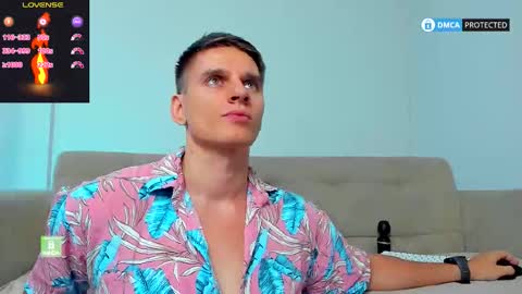 Snapshot of ricky_boltin chatting on November 16, 4:40 am Ricky online show from November 16, 4:40 am