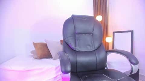 Ricky  online show from December 3, 11:57 pm