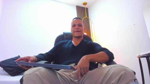 Ricky  online show from March 4, 8:05 pm