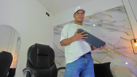 Ricky  online show from October 12, 2:05 pm