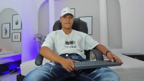 Ricky  online show from November 10, 8:30 pm