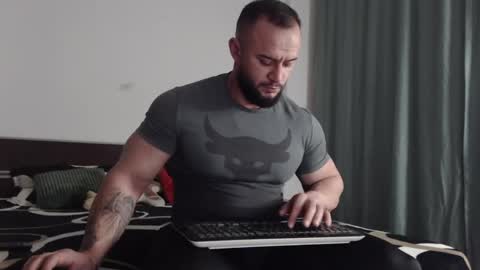 Snapshot of rickymiami1 chatting on December 7, 3:52 pm rickymiami1 online show from December 7, 3:52 pm