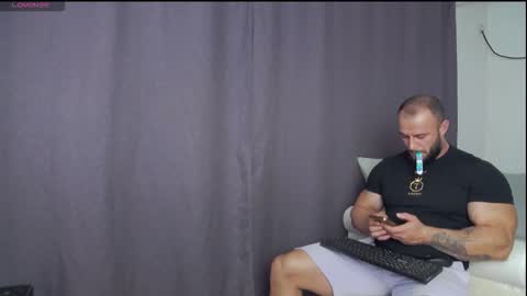 Snapshot of rickymiami1 chatting on September 16, 6:42 pm rickymiami1 online show from September 16, 6:42 pm