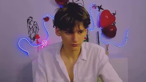 Snapshot of rico_steel chatting on February 9, 8:24 pm Rico online show from February 9, 8:24 pm