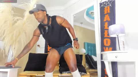 RicoBrowm online show from October 18, 4:59 am