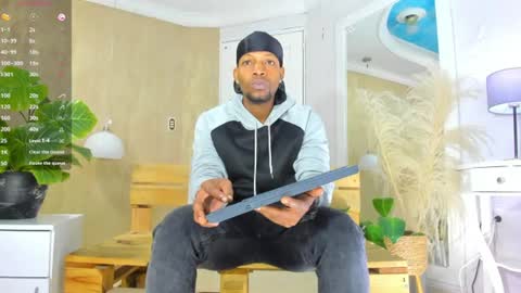 Snapshot of ricobrown777 chatting on June 23, 3:59 am RicoBrowm online show from June 23, 3:59 am