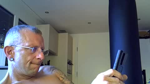 ricogumpi online show from August 8, 5:09 am