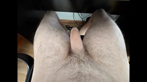 Snapshot of ride_my_dick_bb chatting on January 15, 8:52 am ride_my_dick_bb online show from January 15, 8:52 am