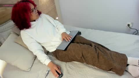 Sara online show from April 9, 9:58 am