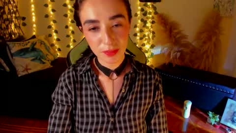 Snapshot of riiley_ chatting on March 6, 7:14 am Independent model online show from March 6, 7:14 am