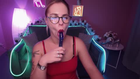 Snapshot of rikaraily chatting on January 7, 8:56 am Rika online show from January 7, 8:56 am