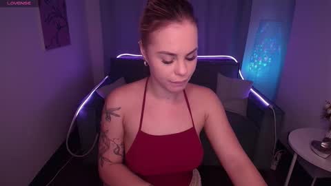 Snapshot of rikaraily chatting on February 25, 7:31 am Rika online show from February 25, 7:31 am