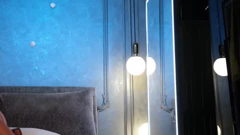    if you wanna buy smth stockingsph etc  custom videos or pics  online show from March 1, 12:40 pm