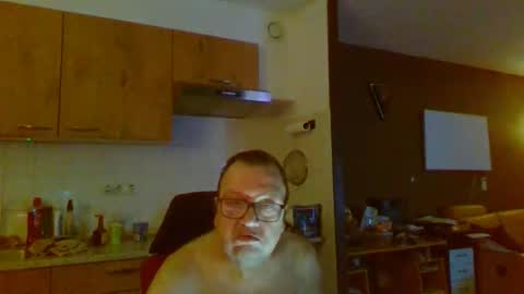 Snapshot of rikkerd55 chatting on November 7, 5:07 am rikkerd55 online show from November 7, 5:07 am