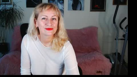 Riley online show from November 16, 5:57 am