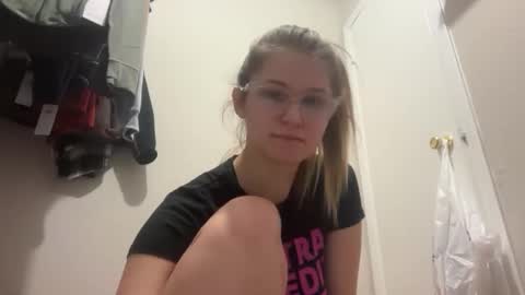 riley_ray69 online show from February 18, 3:30 pm