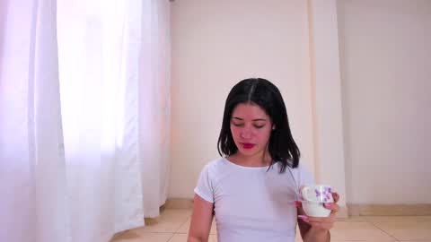 Snapshot of riley_skye_ chatting on December 9, 1:34 pm RAILEY online show from December 9, 1:34 pm