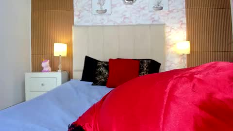 Snapshot of riley_skye_ chatting on September 10, 7:36 pm RAILEY online show from September 10, 7:36 pm