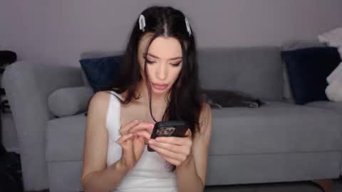 Snapshot of rileyeve chatting on December 4, 3:05 am RileyEve online show from December 4, 3:05 am