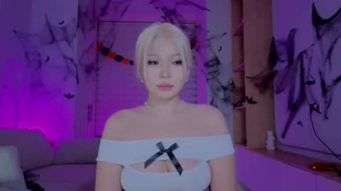 rileymee online show from October 26, 12:22 pm