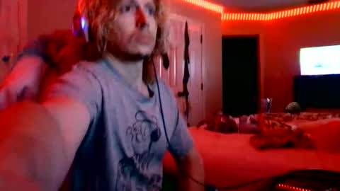 TheRealCatNoir online show from May 19, 7:04 am
