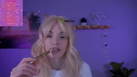 Snapshot of rina_glow chatting on December 19, 8:05 pm Rina online show from December 19, 8:05 pm