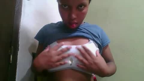 rinah654271 online show from May 28, 2:58 pm