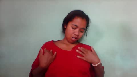Snapshot of rinah856024 chatting on May 4, 5:03 am rinah856024 online show from May 4, 5:03 am